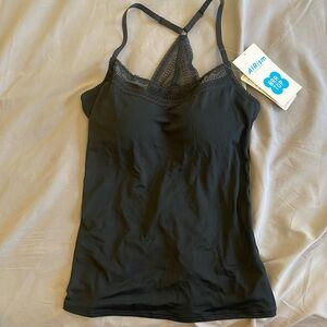 NWT Uniqlo lace racer tank bra top airism M